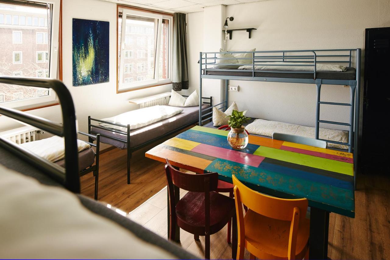 Bed in een Gemengde Slaapzaal met 6 Bedden