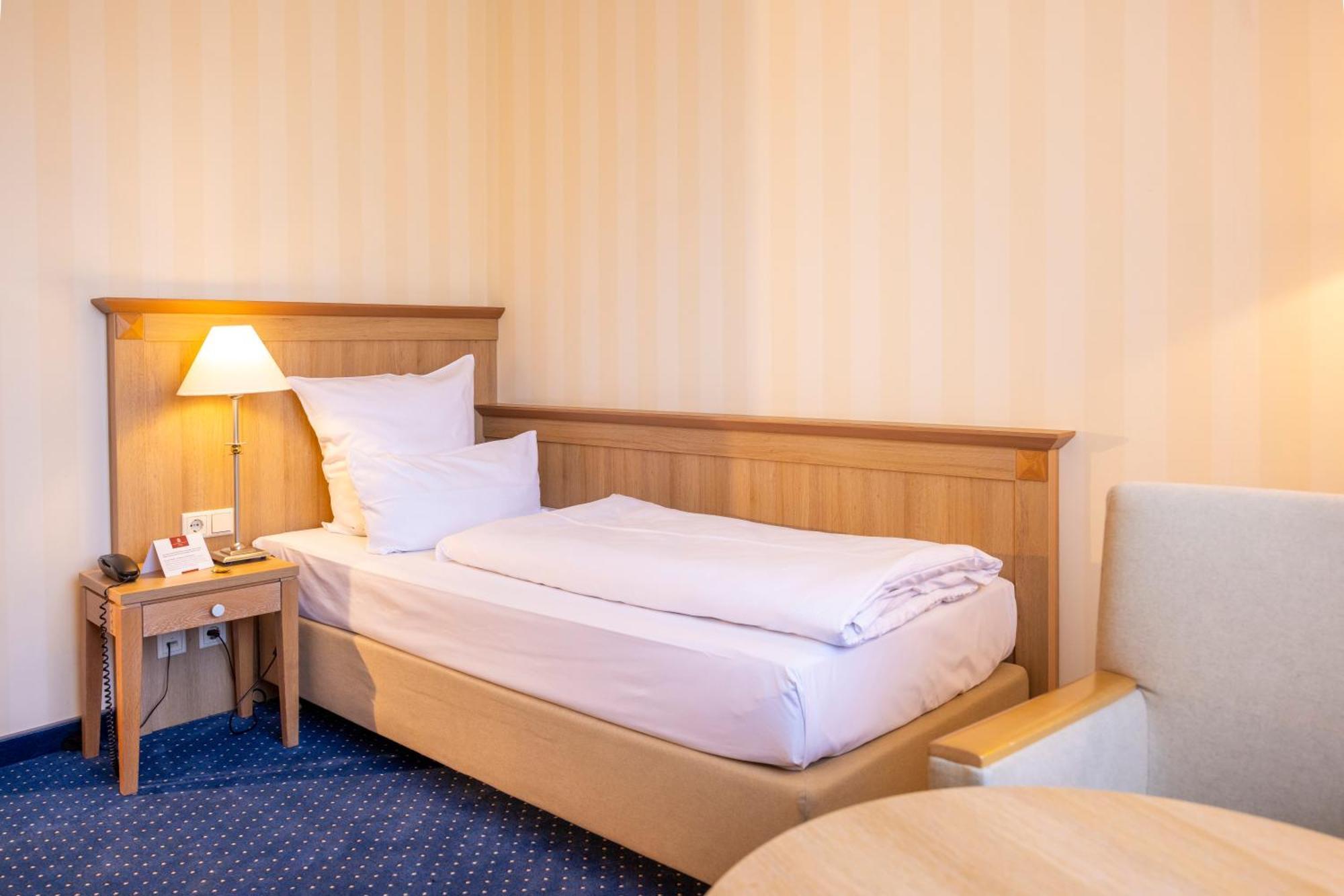 Standard Single Room,1661632511:JPEG